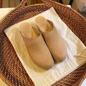 Bryr clogs clementine mid heel